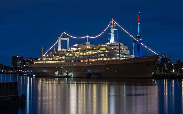 Con tàu SS Rotterdam